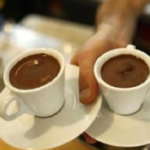 أخطاء يرتكبها الكثيرون عند شرب القهوة يوميًا