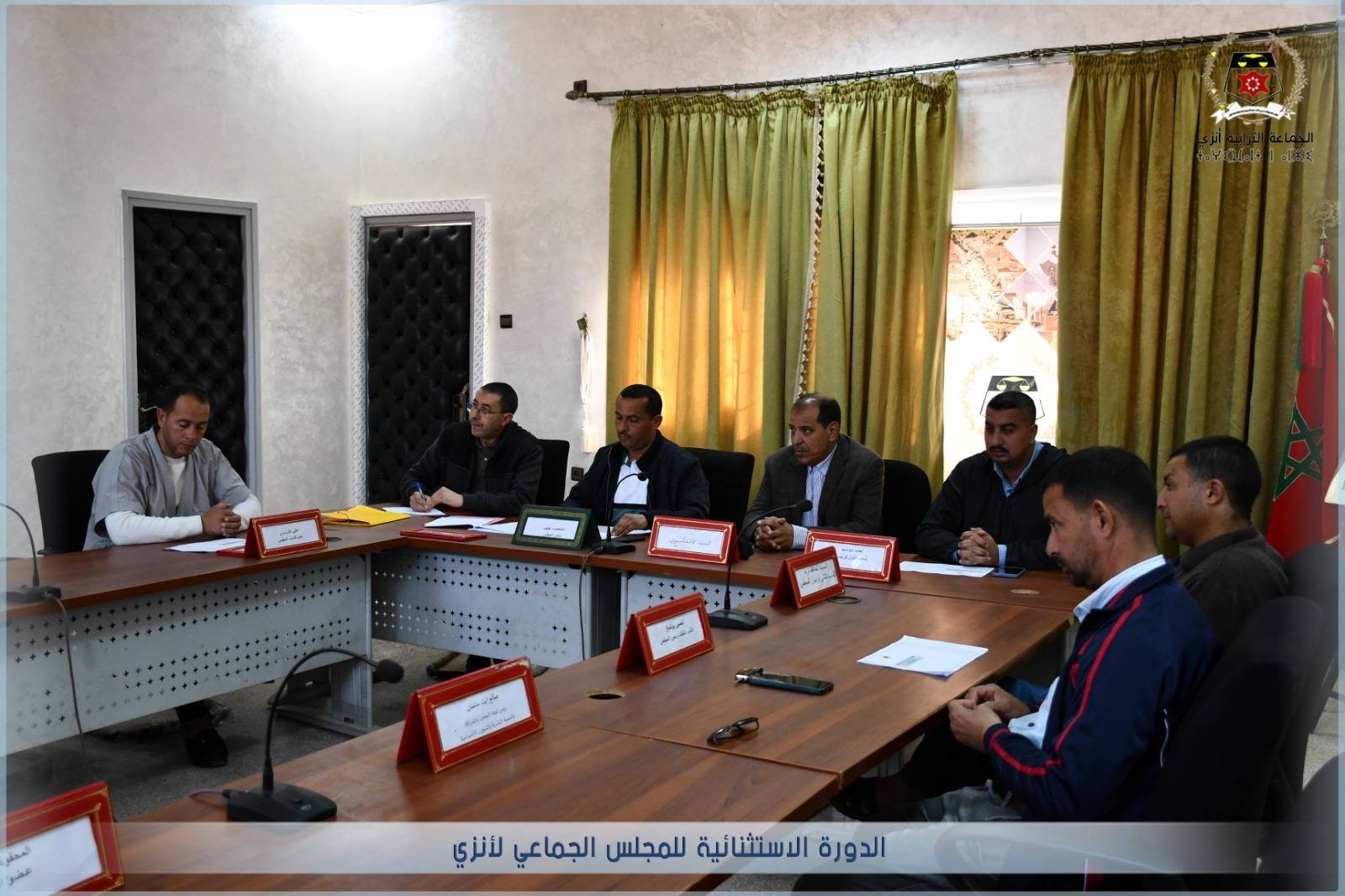 صادق المجلس الجماعي لأنزي، خلال دورة استثنائية، على اتفاقية لتوظيف الأطر الطبية وشبه الطبية بإقليم تيزنيت، إلى جانب تحويل اعتمادات مالية لدعم هذا المشروع.