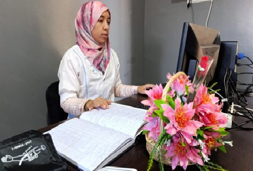 في كل أم تساعدها، وفي كل طفل يرى النور، تُكتب قصة إنسانية لا تُحكى كثيرًا… لكنها تغيّر حياة كاملة